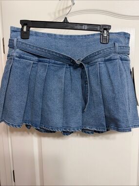 Steve Madden Blue Denim Pleated Mini Skirt with Tie